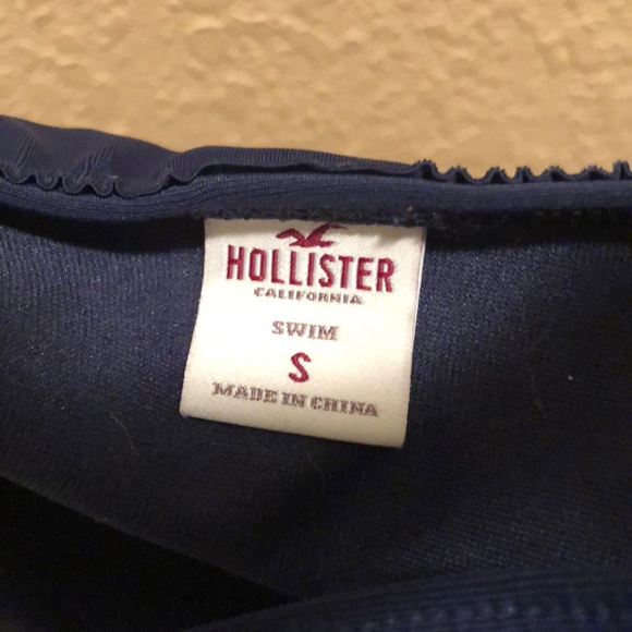 Like new Hollister Original Vintage swimsuit bottoms. Navy with maroon bird logo - Picture 4 of 7